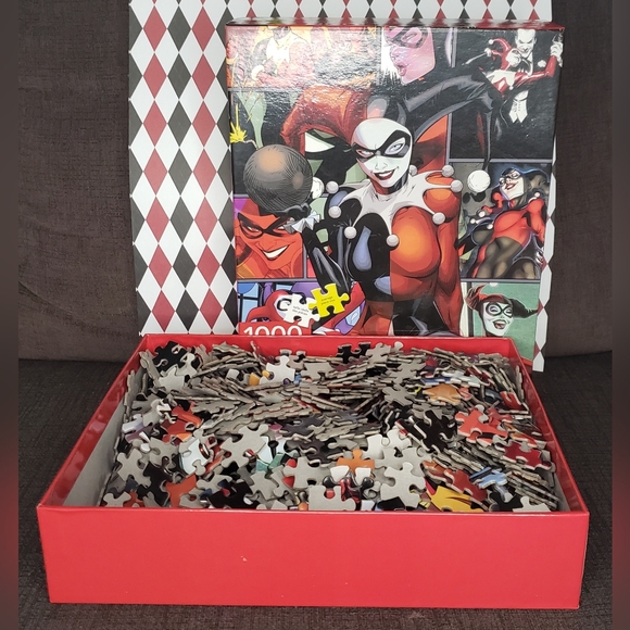 Harley Quinn 1000 Piece Puzzle - Picture 3 of 3